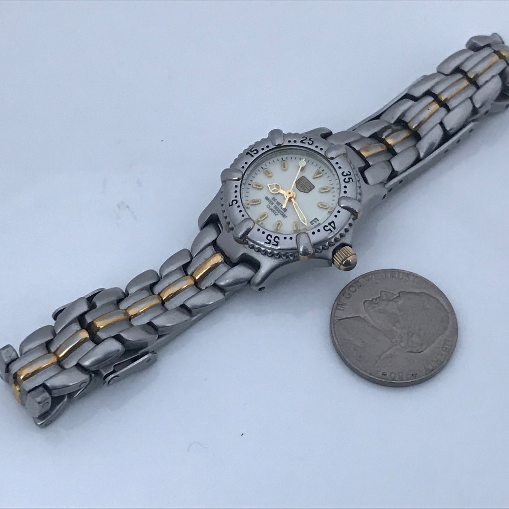 Elgin Steel Women Watch Gold Silver Tone w/ Date - Picture 2 of 8